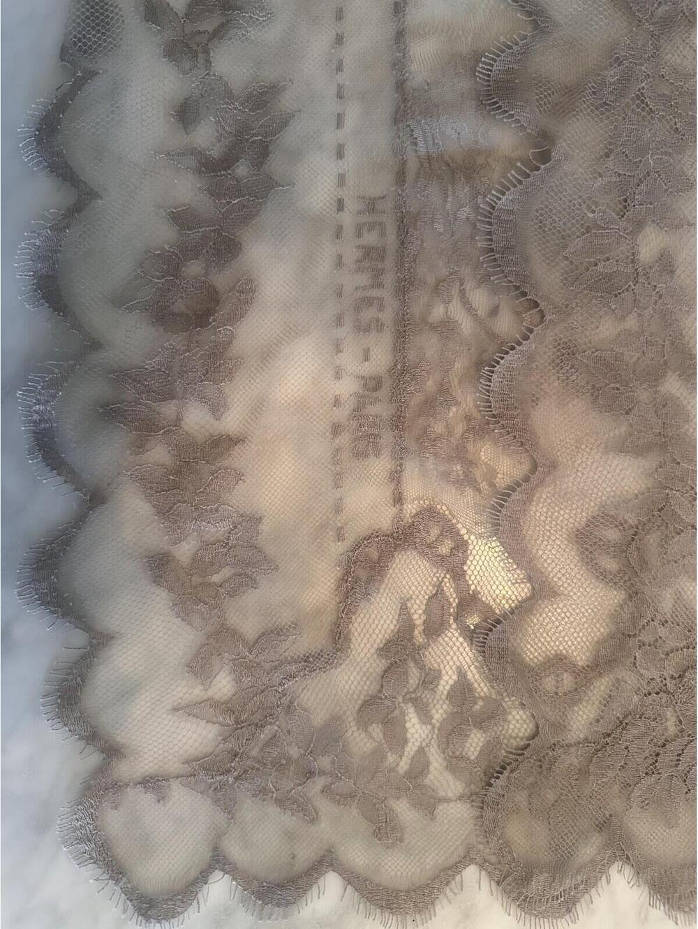 Hermès Dentelle Lace Scarf - Exceptional Vintage- Rare Etoupe - Picture 3 of 4